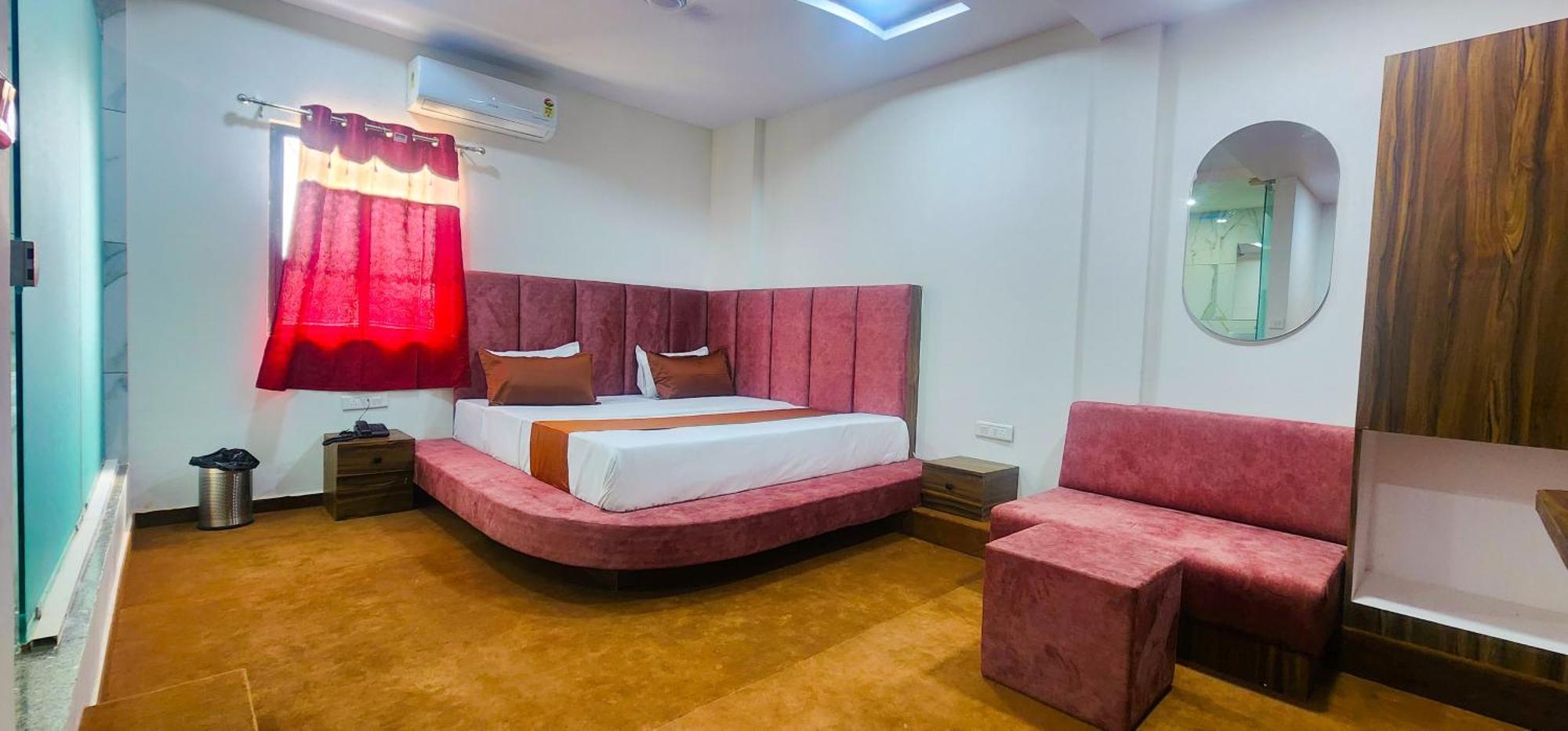 Hotel Nova Blue Ахмедабад Екстер'єр фото